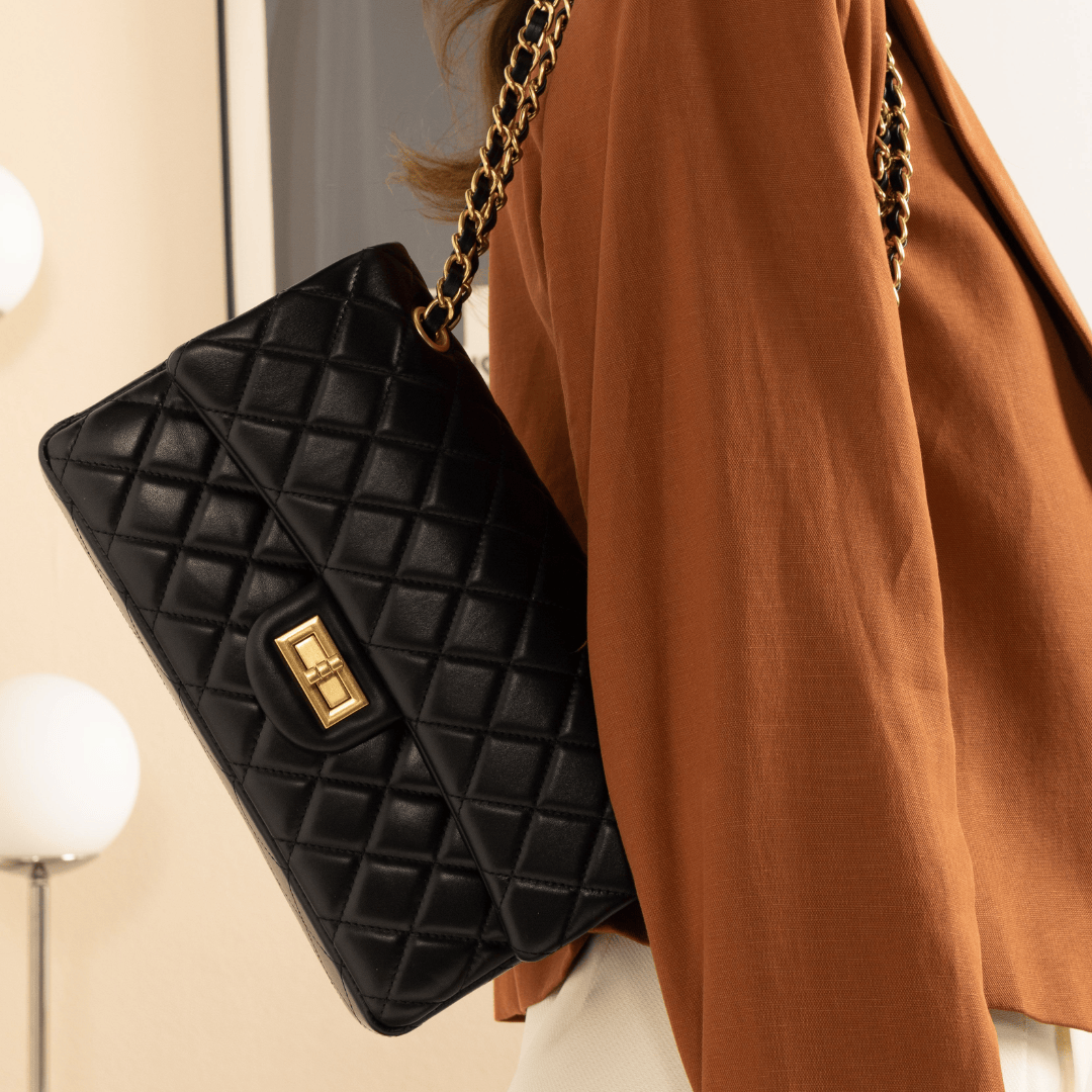 Crossly Grain Black leather detail