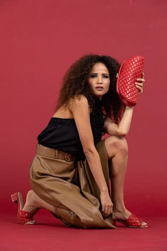 Hope Roza’s shoes deliver a balance of style, functionality, and tailored comfort, ensuring optimal foot health and confidence.